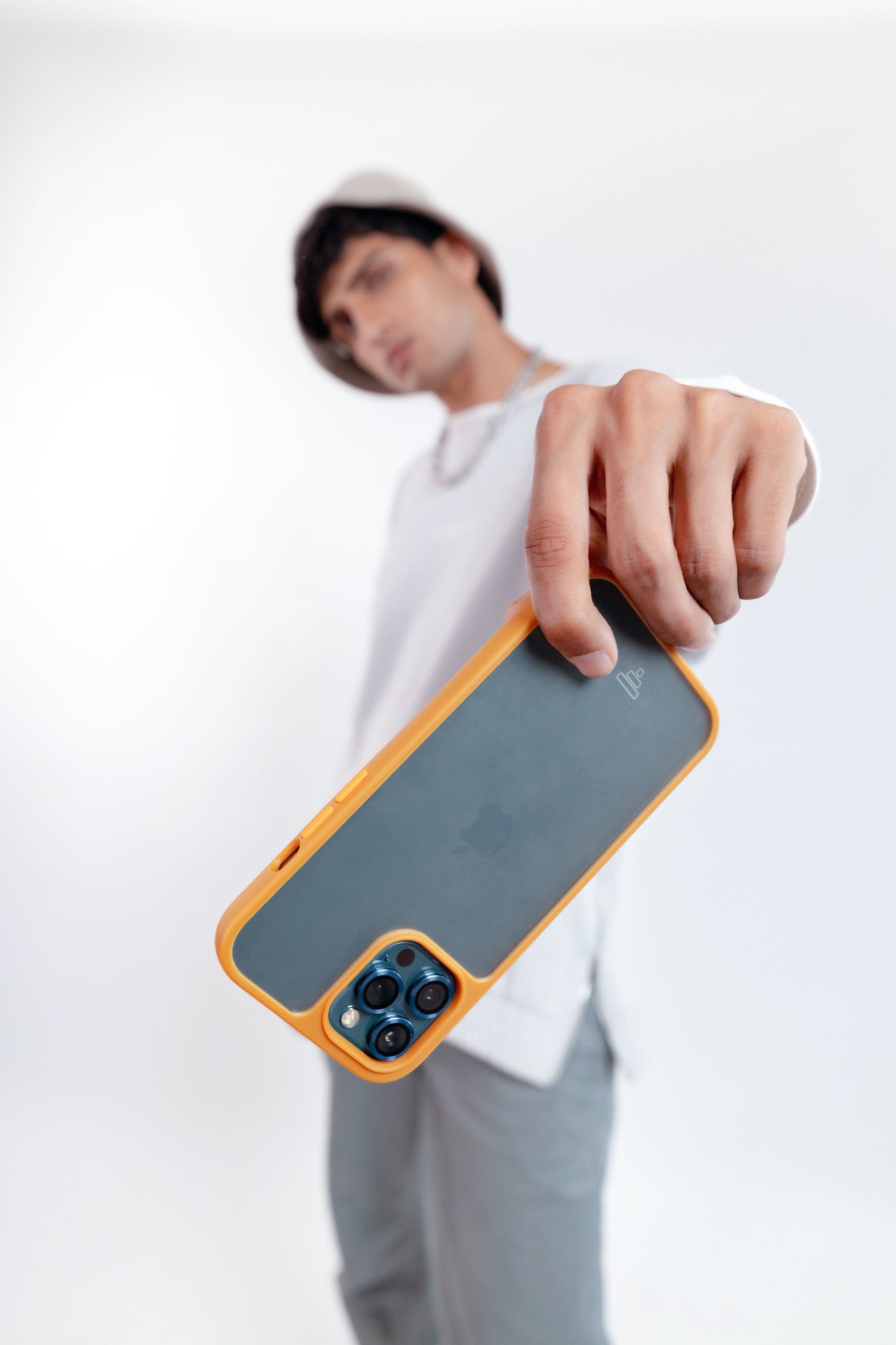 mustard-iphone-12